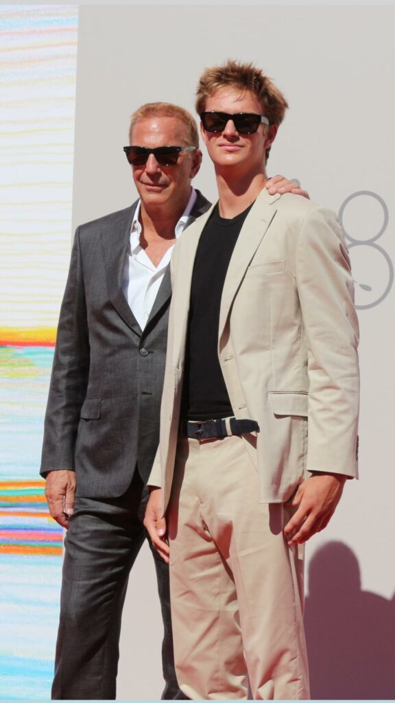 Kevin Costner a Venezia con il figlio Cayden Wyatt Foto: Debora Convertini