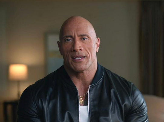 Dwayne Johnson cambia pelle: il dramma di Mark Kerr a Venezia 2025