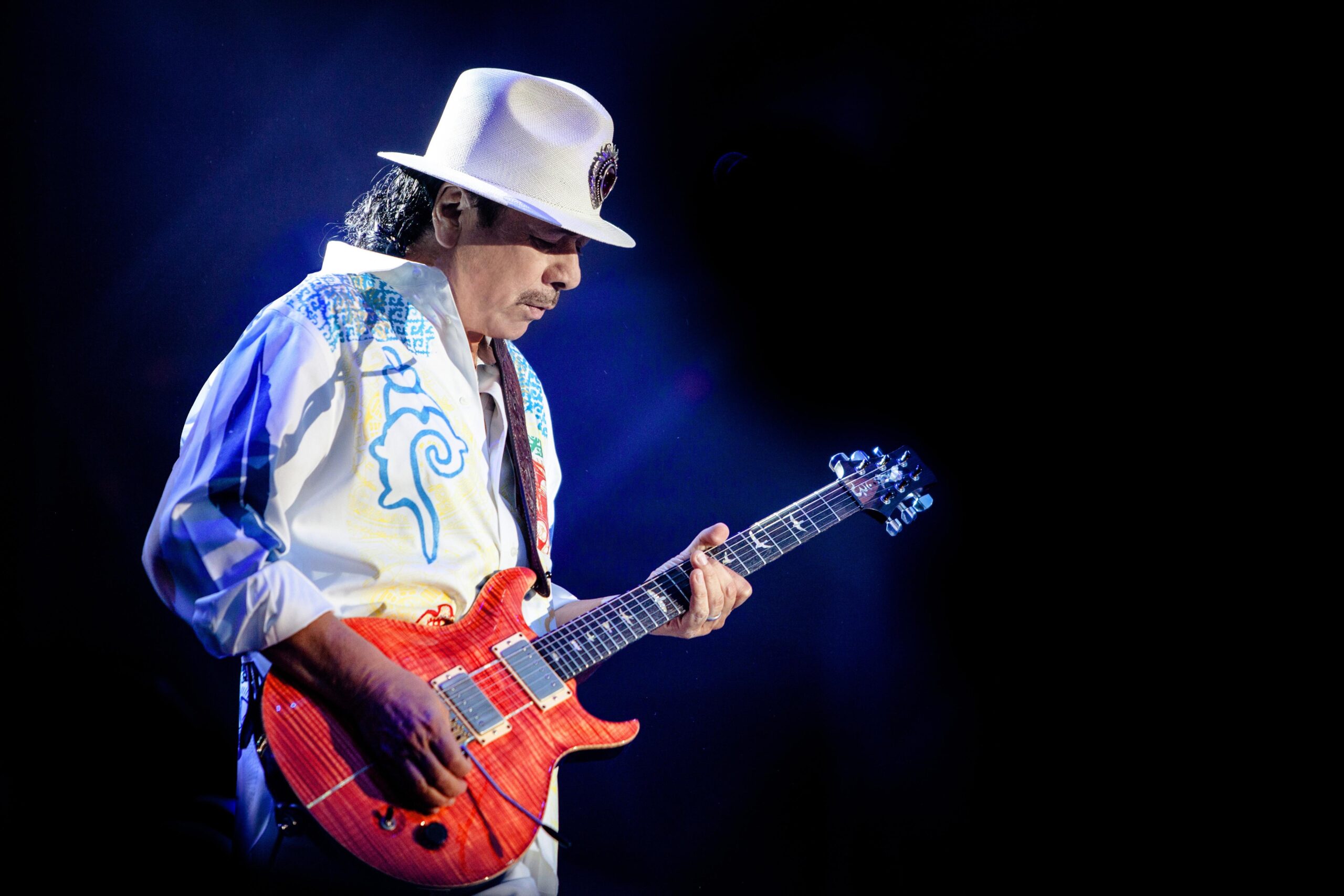 Santana Lucca 2027, Carlos Santana torna in Italia con il Planet of Free Will Global Tour.